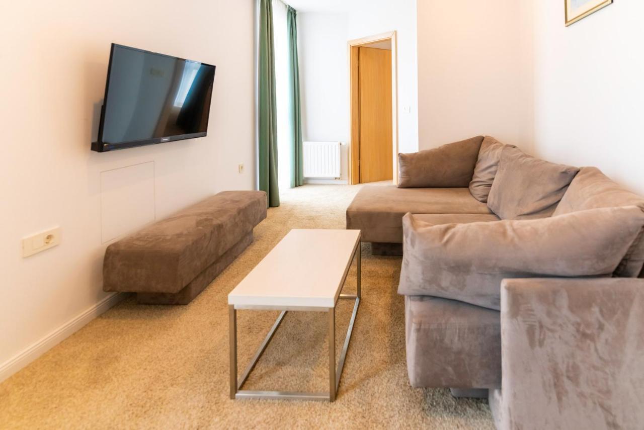 Hotel Park Superior 3* Čakovec Buitenkant foto