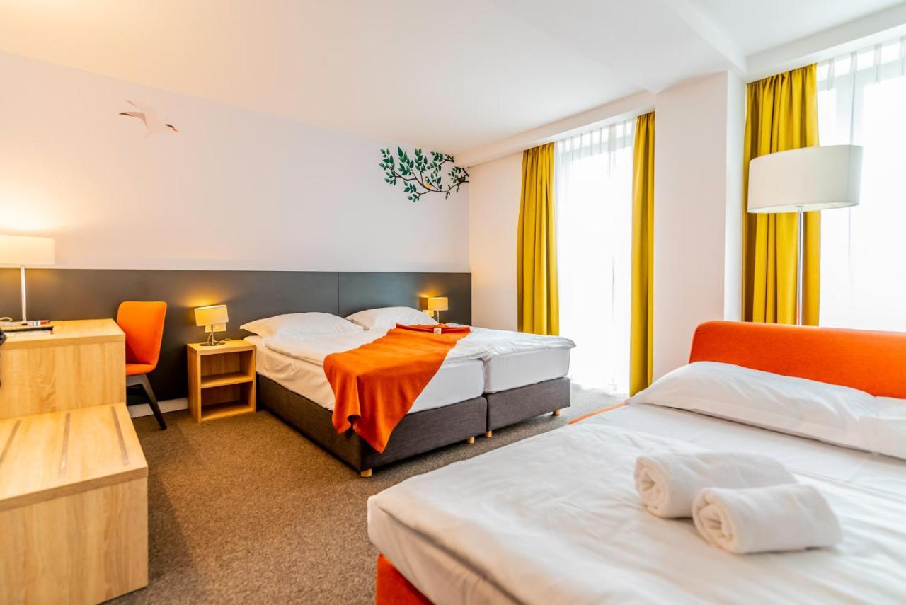 Hotel Park Superior 3* Čakovec Buitenkant foto