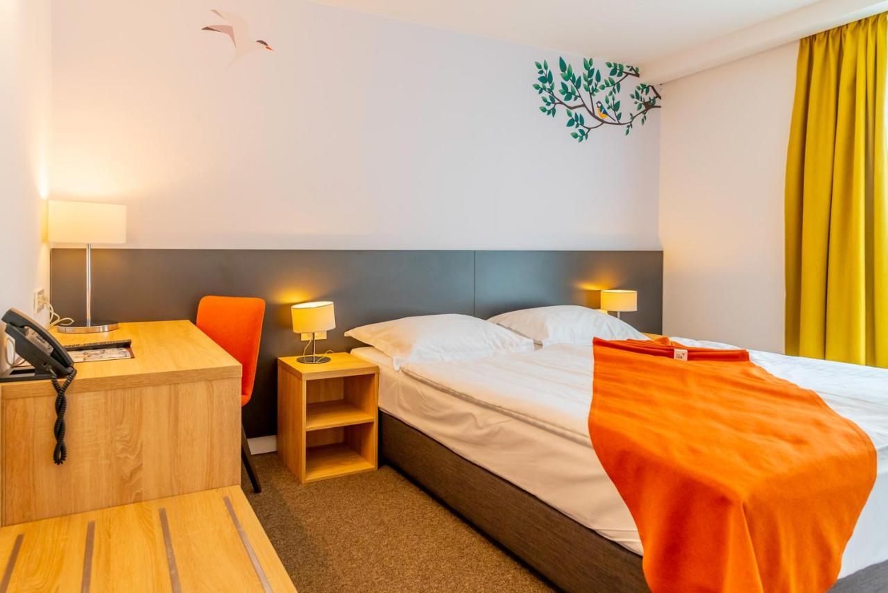 Hotel Park Superior 3* Čakovec Buitenkant foto