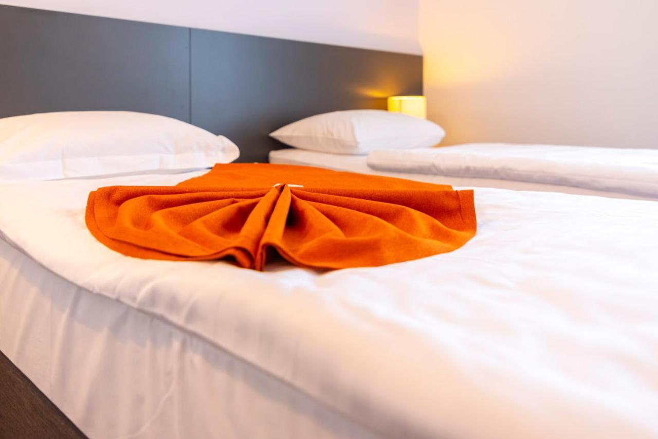 Hotel Park Superior 3* Čakovec Buitenkant foto