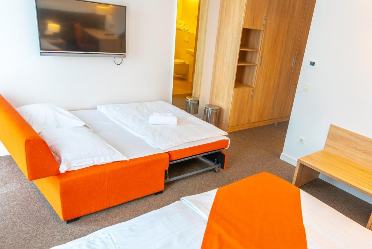Hotel Park Superior 3* Čakovec Buitenkant foto