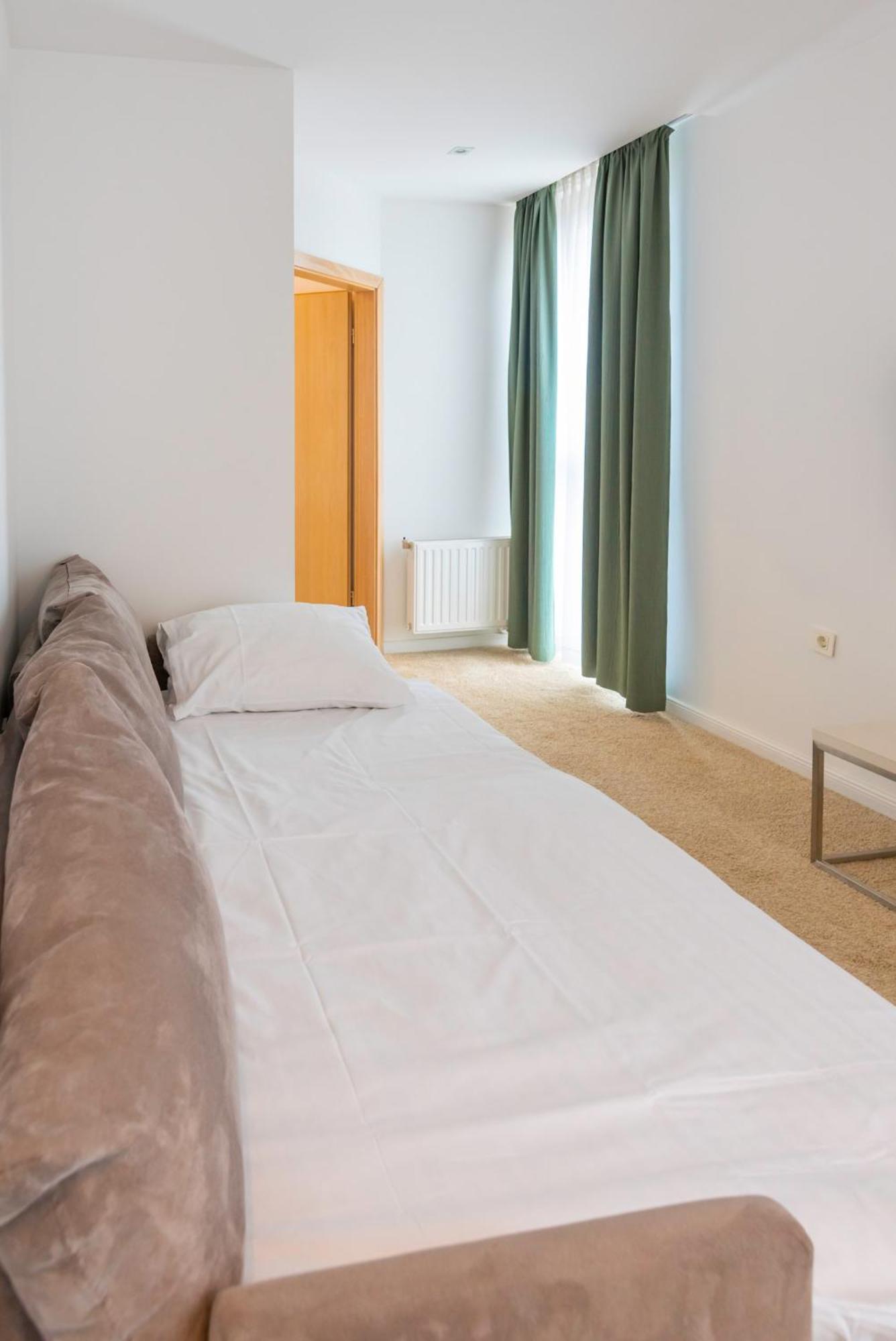 Hotel Park Superior 3* Čakovec Buitenkant foto