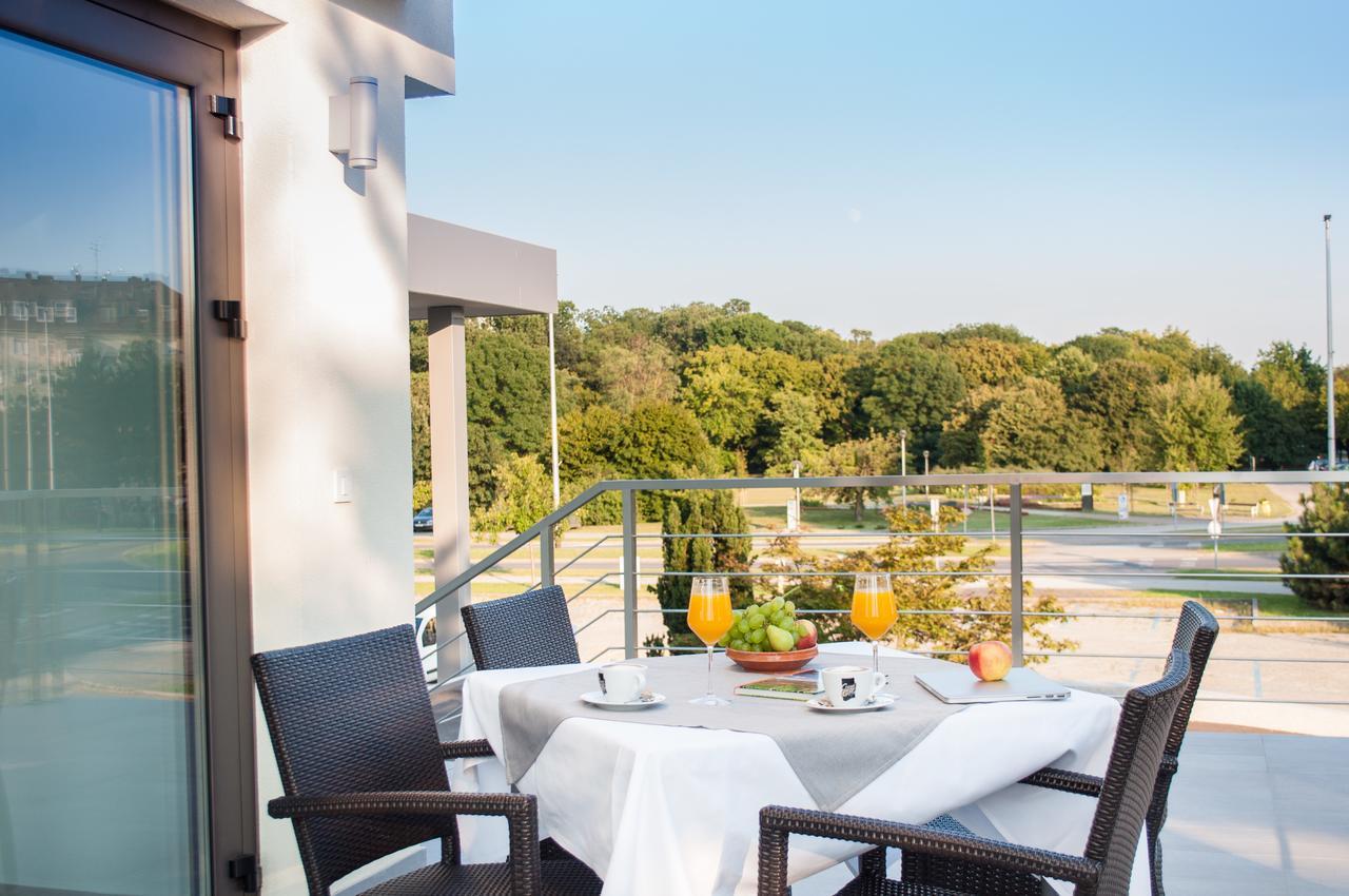 Hotel Park Superior 3* Čakovec Buitenkant foto